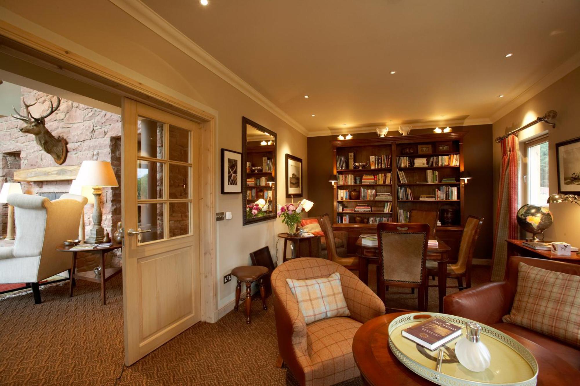 Ness Castle Lodges Inverness Zewnętrze zdjęcie